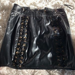 Fake leather skirt
